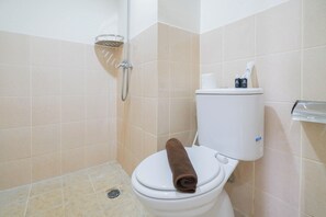 Standard Apartment, 1 Bedroom (Apartment) | Bathroom - Cozy and Simply Look 2BR Podomoro Golf View Apartment (Gunung Putri)