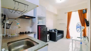 Standard Apartment, 1 Bedroom (Apartment) | Private kitchen | Fridge, rice cooker