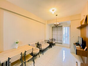 Interior - Well Furnished and Comfy 3BR Podomoro Golf View Apartment (Gunung Putri)