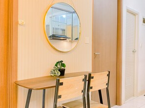 Apartemen Standar, 1 kamar tidur (Apartment) | Makan di kamar
