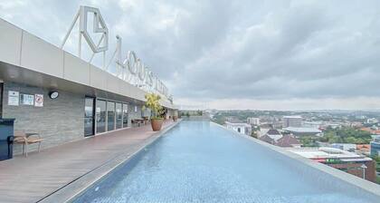 Good Homey Studio Apartment at Warhol (W/R) Residences