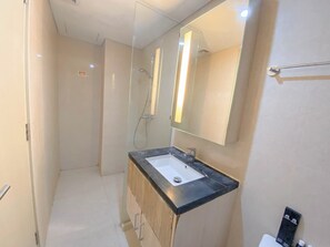 標準開放式客房, 1 間臥室 (Apartment) | 浴室 | 淋浴設備、免費盥洗用品、毛巾