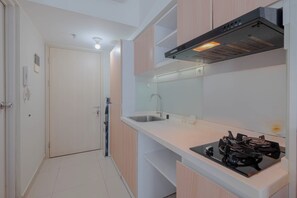 Standard Studio, 1 Bedroom (Apartment) | Private kitchen | Fridge, rice cooker
