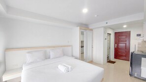 Room - Relaxing Studio Apartment at Mansyur Residence (Medan)