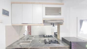 Estúdio standard, 1 quarto (Apartment) | Cozinha privada | Geladeira, panela elétrica de arroz