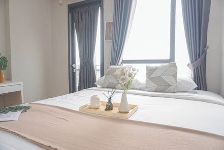 ์คํ ๋ค๋ ์คํ๋์ค, ์นจ์ค 1๊ฐ (Apartment)