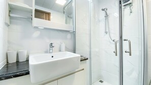 Apartemen Standar, 1 kamar tidur (Apartment) | Kamar mandi | Shower, perlengkapan mandi gratis, dan handuk