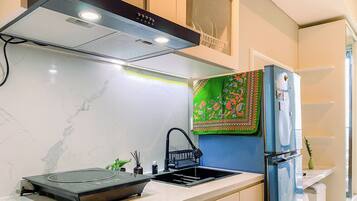 Standard Studio, 1 Bedroom (Apartment) | Private kitchen | Fridge, rice cooker