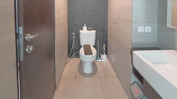 標準開放式客房, 1 間臥室 (Apartment) | 浴室 | 淋浴設備、免費梳洗用品、提供毛巾