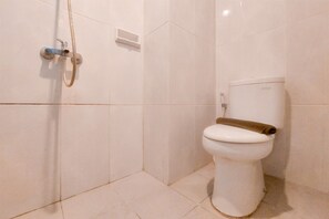Studio, 1 Bedroom (Apartment) | Bathroom | Shower, towels - Cozy and Minimalist Studio Apartment Serpong Garden (Cisauk)