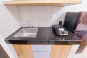 Studio, 1 Bedroom (Apartment) | Dapur peribadi | Peti sejuk, dapur, periuk nasi