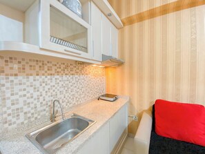Studio, 1 Bedroom (Apartment) | Private kitchen