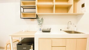 Standard Studio, 1 Bedroom (Apartment) | Private kitchen | Fridge