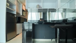 Departamento estándar, 1 habitación (Apartment) | Cocina privada | Refrigerador con congelador, parrilla de estufa y arrocera 