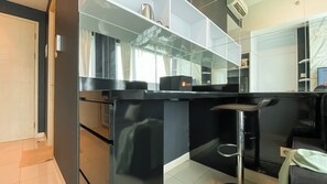 Departamento estándar, 1 habitación (Apartment) | Cocina privada | Refrigerador con congelador, parrilla de estufa y arrocera 