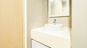 Standard Apartment, 1 Bedroom (Apartment) | Bathroom | Shower, free toiletries, towels - Spacious 1BR at Tree Park City BSD Apartment (South Tangerang)