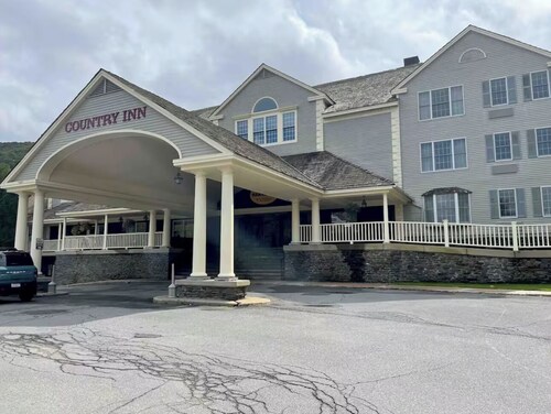 Family-Friendly Mountain Retreat at Jiminy Peak, ski on/off, fitness, pool

