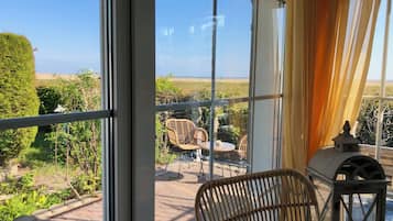 House, 2 Bedrooms, Smoking, Patio | Balcony