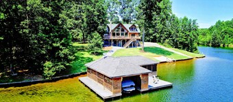 Lakefront Lake Anna Log Cabin, Views, Dock, Deck