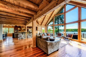 Smart TV, fireplace, offices - Lakefront Lake Anna Log Cabin, Views, Dock, Deck (Bumpass)