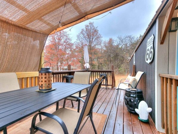 تناول الطعام بالخارج