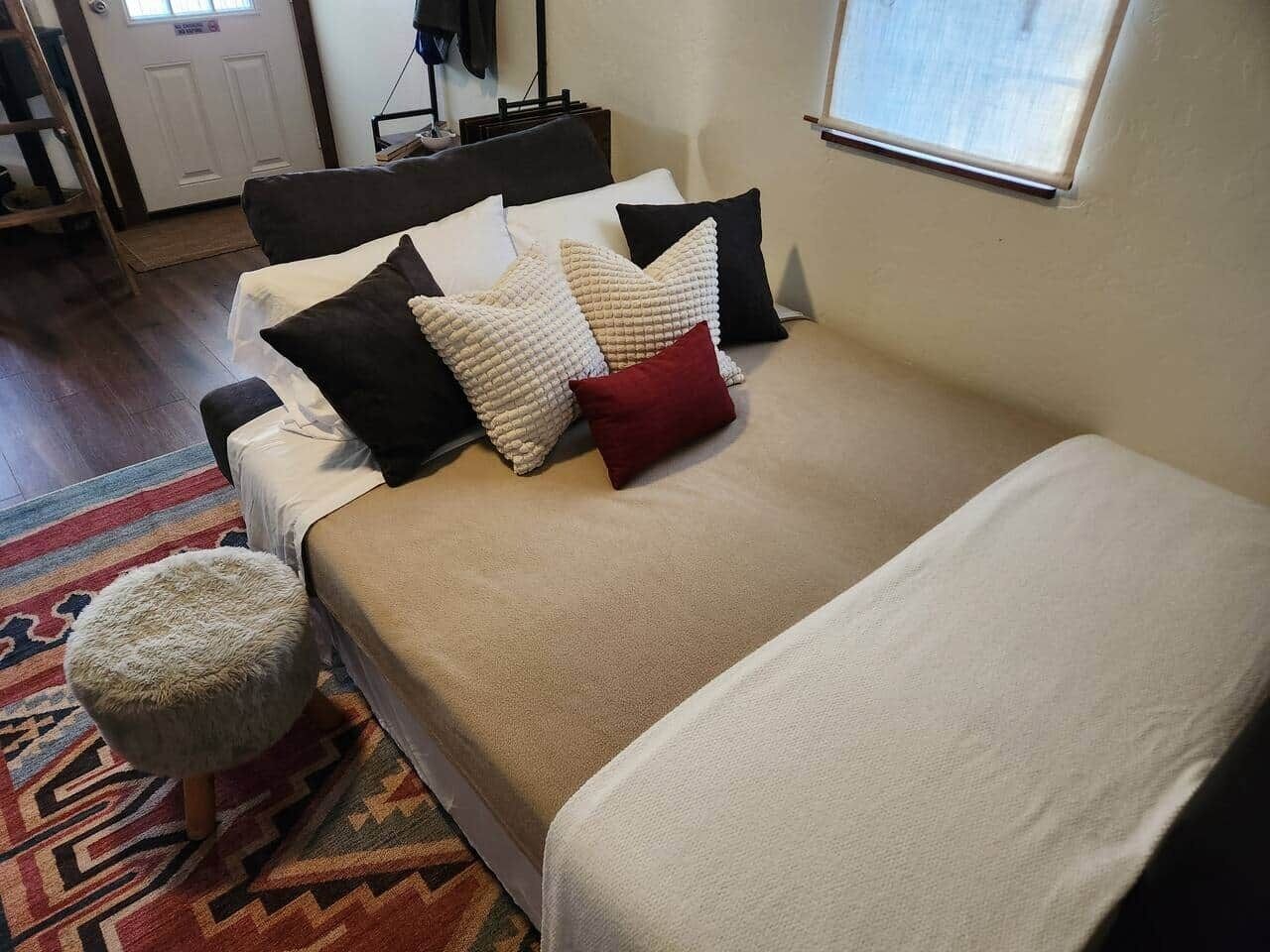 2 chambres, fer et planche à repasser, accès au Wi-Fi (inclus)