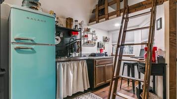 Fridge, microwave, coffee/tea maker, toaster