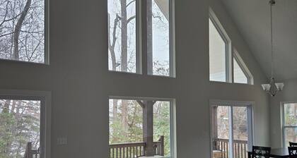 Charming 3-bedroom pocono style home on tranquil Roanoke Rapids Lake/Lake Gaston