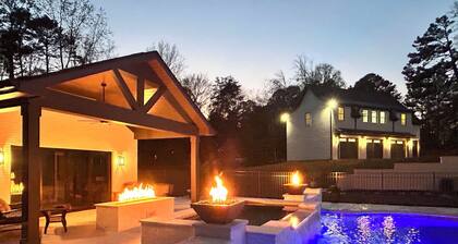 Luxury Guest House w/Resort Style Pool & Spa, pets welcome