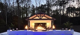 Luxury Guest House w/Resort Style Pool & Spa, pets welcome