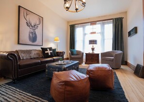 Téléviseur connecté, foyer, livres