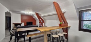 Dining - Renovated mountain gîte, close to ski slopes and hiking trails, sleeps 14 to 15 (Aragnouet)