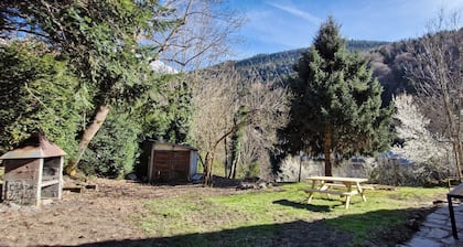 Renovated mountain gîte, close to ski slopes and hiking trails, sleeps 14 to 16