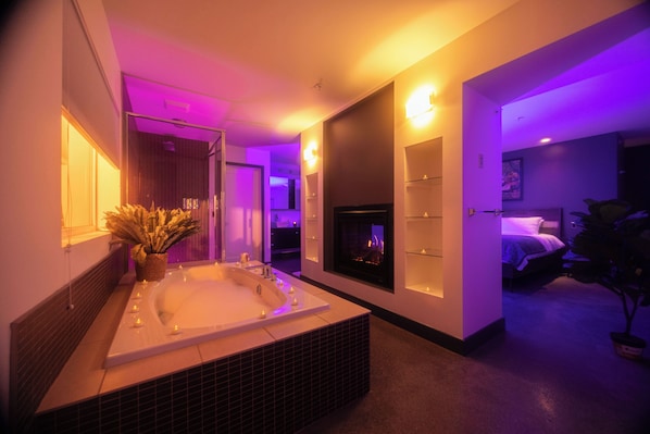 4 habitaciones, tabla de planchar con plancha, wifi y ropa de cama