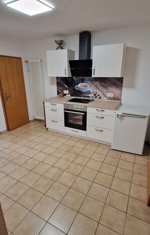 Fridge, microwave, oven, stovetop - Vacation apartment Ludwig (Sankt Julian)