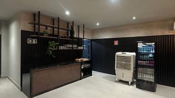 含每日吃到飽早餐