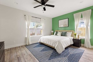 Interior - Sleeps 20! 2 Homes w/ Hot Tub, Putting Green, Bocce Golden Hour & Blue Hour (St. Augustine)