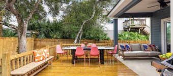 Sleeps 20! 2 Homes w/ Hot Tub, Putting Green, Bocce Golden Hour & Blue Hour