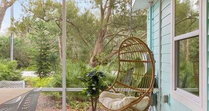 Sleeps 18! 2 Homes, Hot Tub, Game Room, Walk to the Beach Haven & Hidden Grove