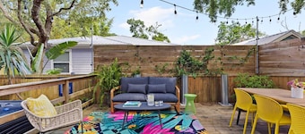 Sleeps 18! 2 Homes, Hot Tub, Game Room, Walk to the Beach Haven & Hidden Grove