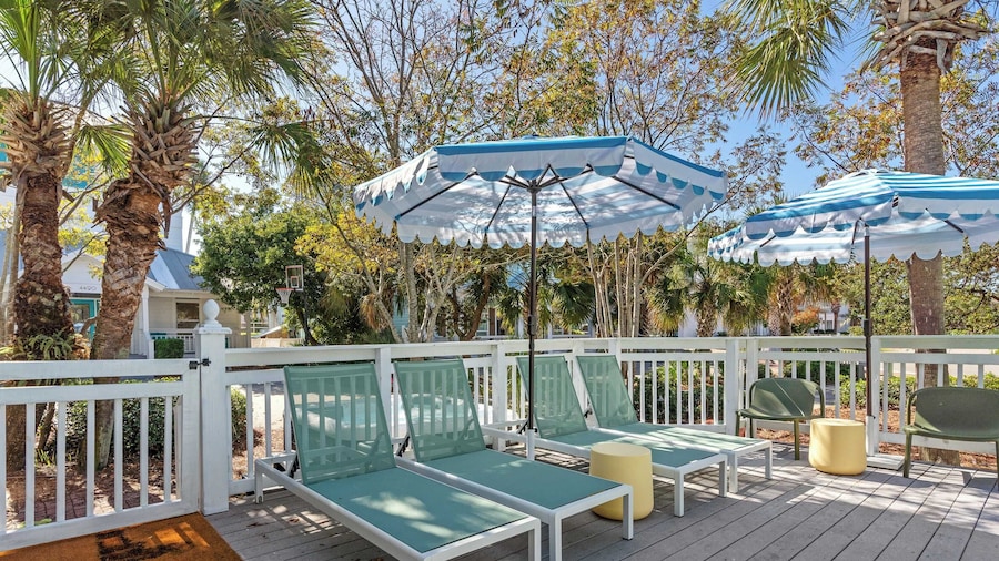Steps to Beach! Arcade Game Room, Pool + Hot Tub Calico Scallop by Avantstay