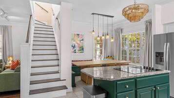 Rumah (5 Bedrooms) | Interior