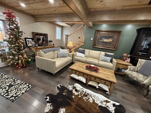 Living area - Spruce House - Beautiful Remodel - Great Downtown Location! (Lake City)