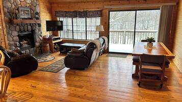 TV, fireplace, DVD player