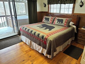 3 bedrooms, iron/ironing board, travel cot, free WiFi