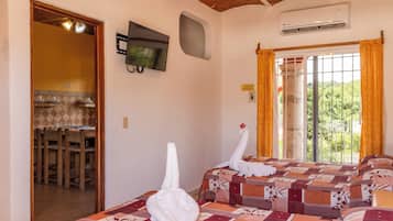 Comfort Bungalow | 1 bedroom, iron/ironing board, free WiFi, bed sheets