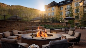 تناول الطعام بالخارج