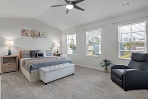 5 bedrooms, iron/ironing board, WiFi, bed sheets