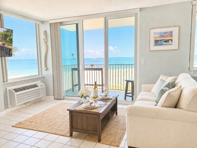 Direct ocean view, pickle ball, 1-bedroom condo on Fort Myers Beach