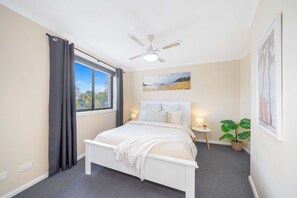 2 bedrooms, iron/ironing board, Internet
